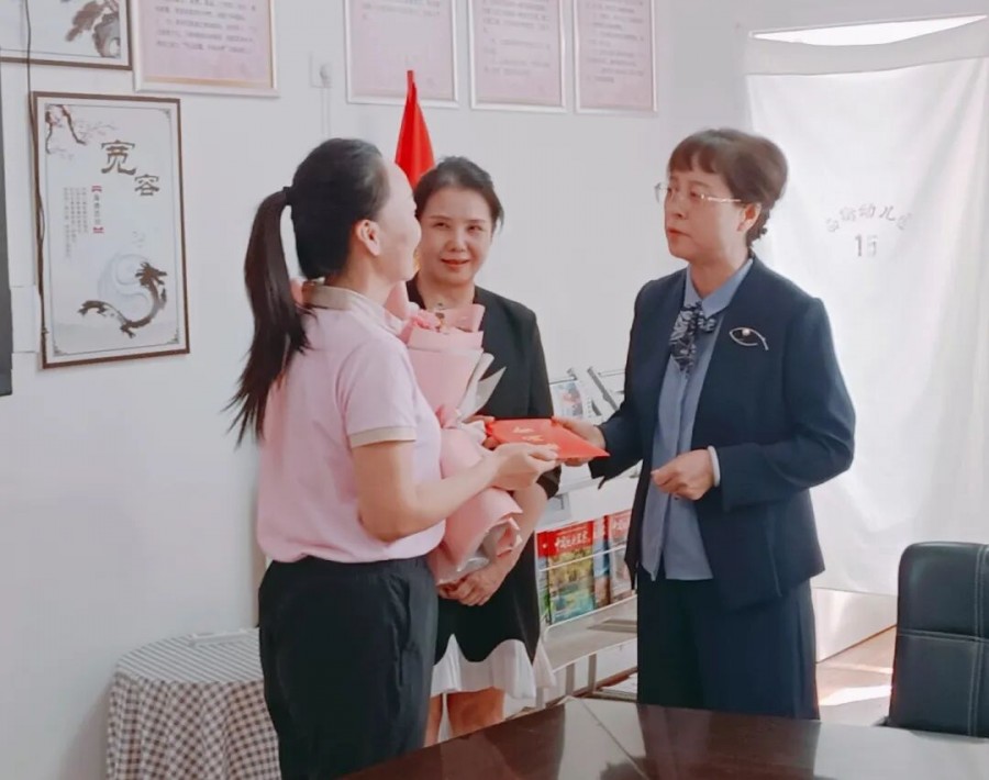 区政协开展教师节走访慰问活动